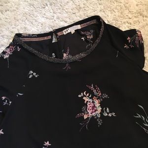 floral ruffle blouse
